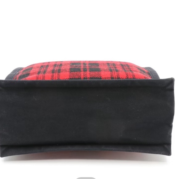 Saint Laurent Noe Red and Black Plaid Tote Bag. Rare. Large - Picture 3 of 14
